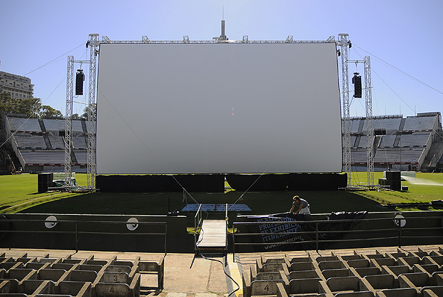 La pantalla gigante, inédita para nuestro país, en la que se proyectó Maracaná. 