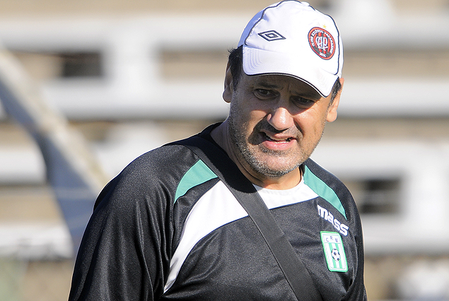 El Prof. Alejandro Martínez, preparador físico de Racing.