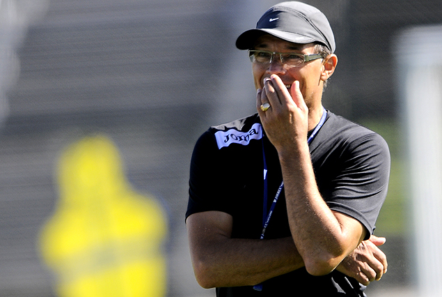 Alfredo Arias, entrenador de Wanderers, en el Parque Viera.