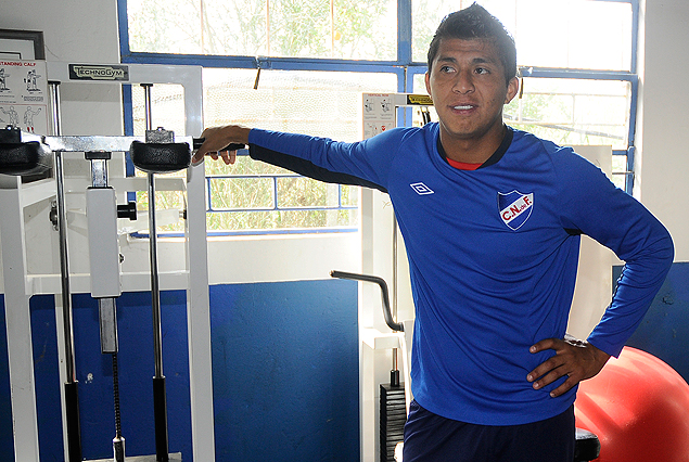 Rinaldo Cruzado trabajando en forma diferenciada en Los Céspedes por una sobrecarga muscular. 