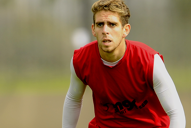 Danilo Asconeguy en el lateral derecho de El Tanque Sisley.