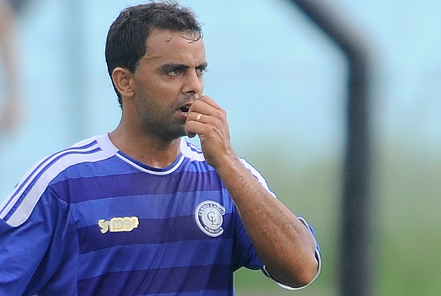 Diego De Souza, tiene chance de salir como titular frente a Racing el domingo.