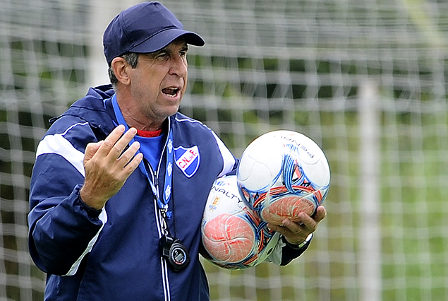 Gerardo Pelusso trabajó con la parte defensiva del equipo..