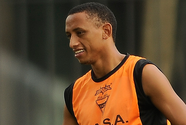 Dany González que iba a entrar en convocatoria, se golpeó la cabeza este viernes contra un compañero, y se le ordenó una tomografía computada.