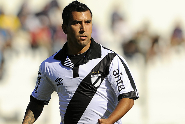 Jorge Zambrana no puede jugar en Danubio frente a River Plate.