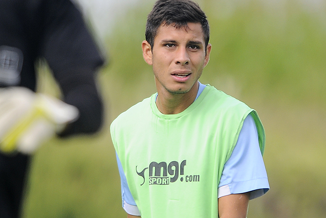 Mauricio Gómez entrenó aparte el martes por un golpe en el pie derecho.