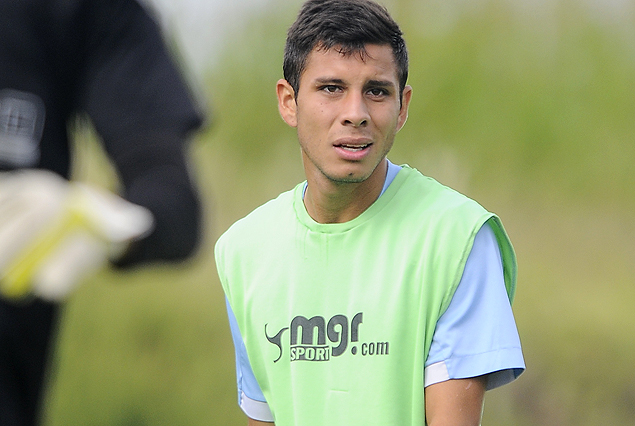 Mauricio Gómez entrenó aparte el martes por un golpe en el pie derecho.