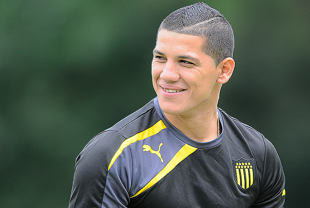 Carlos Núñez al ataque.