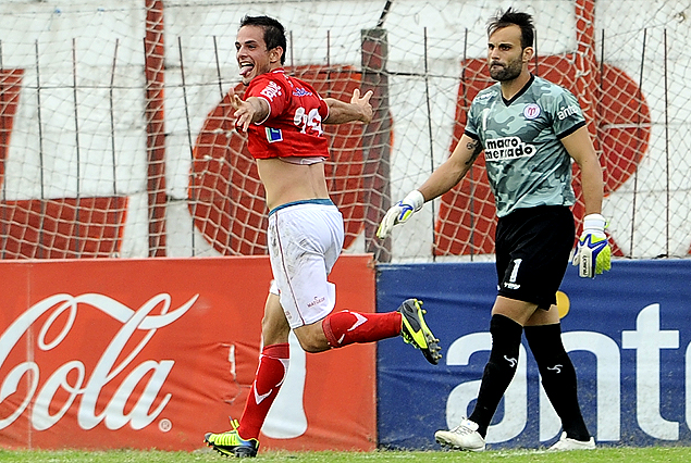 Octavio Rivero, de Treinta y Tres llegan noticias. Goleador del sorprendente Rentistas y del Clausura.