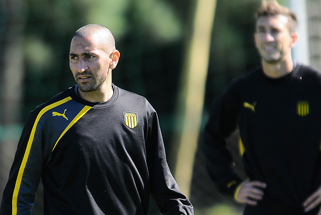Sergio Orteman y Joe Bizera, en el equipo titular.