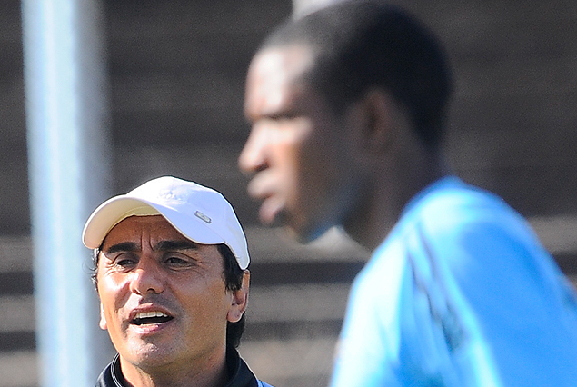 Pablo Rodríguez, entrenador de Cerro junto a Hugo Silveira en el Estadio Luis Tróccoli.