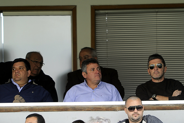 Integrantes del Ejecutivo de la AUF en el palco oficial. Jorge Barrera, Wilmar Valdez y Alejandro Balbi.