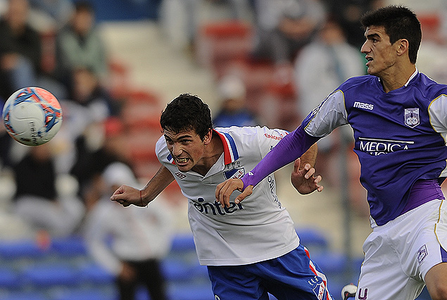 Juan Cruz Mascia mete el frentado, ante pase de Cruzado, para poner el 2:0 definitivo. 