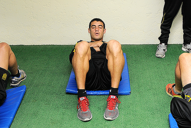 Luis Aguiar se recuperó de la faringitis y entrenó el martes en el gimnasio de Los Aromos
