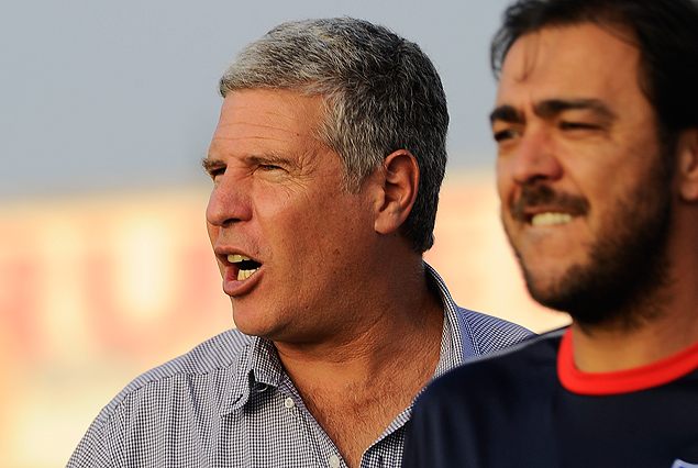 Alvaro Gutiérrez, el técnico confirmado, y Alvaro Recoba en los contratos a renovar.