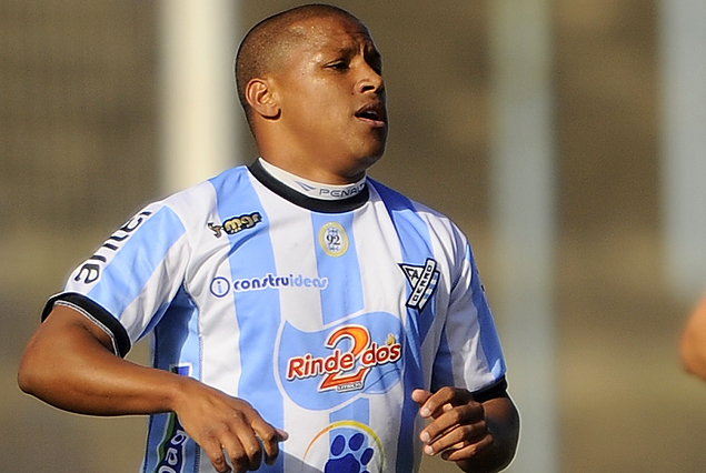 Héctor "Romario" Acuña tiene contrato con Cerro hasta el 31 de julio.