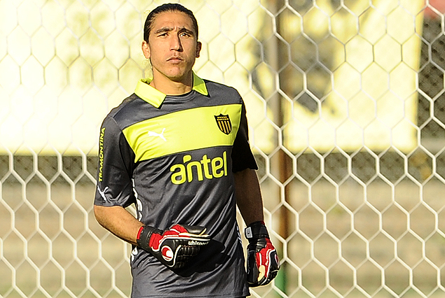 Juan Castillo llega al final de su contrato en Peñarol y el club piensa incorporar un arquero. 