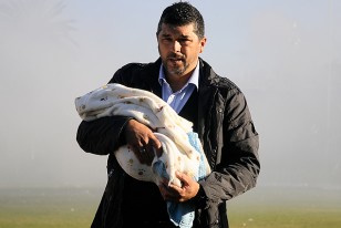 Leonardo Ramos salió a la cancha con su nieto.