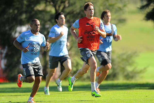 Arévalo Ríos y Gastón Ramírez en plena actividad este miércoles por la mañana.
