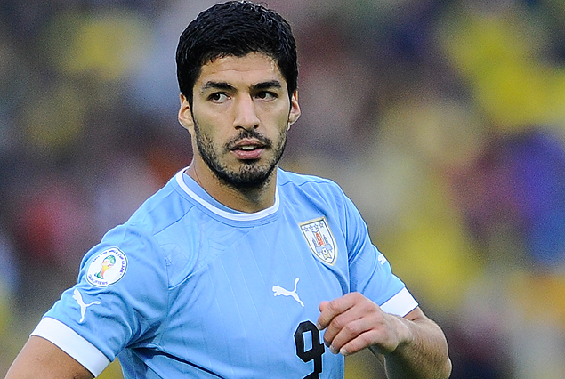 Luis Suárez recibió las felicitaciones de Diego Armando Maradona en el programa "De Zurda".