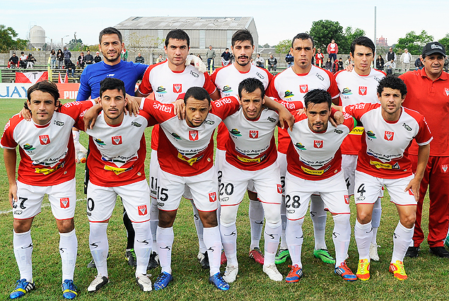 Tacuarembó, en lo más alto de la tabla, recibe a Central Español este miércoles en el Goyenola.