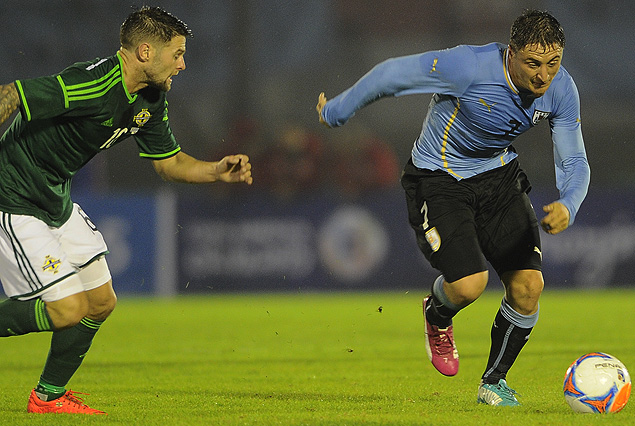 La potencia de Cristian "Cebolla" Rodríguez impulsó a Uruguay a la victoria. 