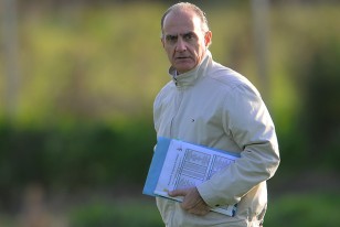  Dr.Eduardo Belza-Gerente deportivo de A.U.F. Entrenador Socio de A.U.D.E.F