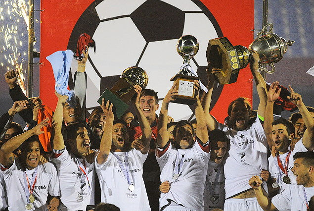 Danubio Campeón Uruguayo 2013/2014.