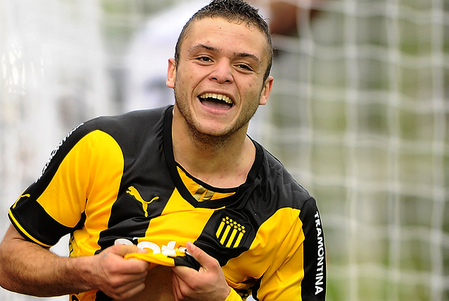 Jonathan Rodríguez lleva el grito de gol a Portugal.