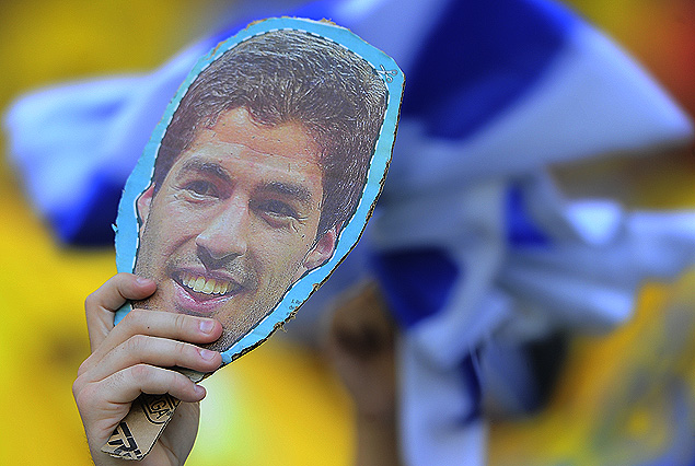 Las caretas de Luis Suárez que aparecieron en el estadio Maracaná en apoyo al ídolo uruguayo. 