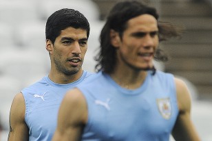 Como sea, Suárez seguirá entrando a la cancha.