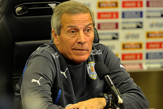 El Maestro Tabárez habló el viernes en conferencia de prensa.