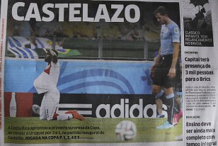 "Diario de Ceará" fue más cauto en su tapa recurriendo al "Castelazo" que quedará para siempre en la historia negra de la celeste.
