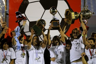 Danubio Campeón con la Copa uruguaya.
