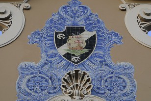 ¨Primer plano del detalle donde se observa la nave utilizada por Vasco da Gama para su vuelta al mundo.