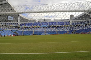 El arco donde ojalá hoy se concrete el gol de la victoria celeste, con el fondo de la Tribuna Ámsterdam.