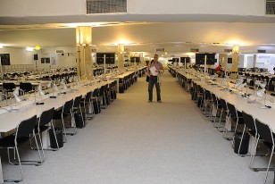 La imagen muestra y da idea de la magnitud de la sala de prensa del "Mineirao"