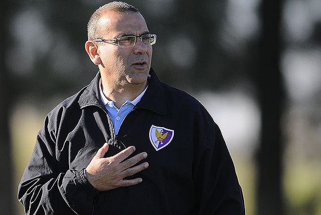 Gustavo Bueno empezó una nueva etapa como entrenador de Fénix.
