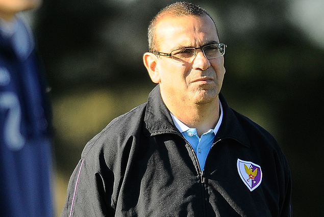 Gustavo Bueno, se va a quedar en horas sin Rodrigo Rojo, que emigrará.