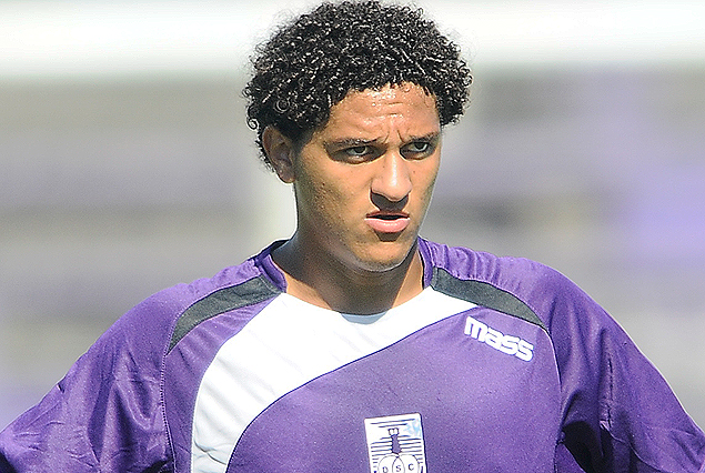 Felipe Gedoz autor de los dos goles en el amistoso, en la ciudad de La Plata.