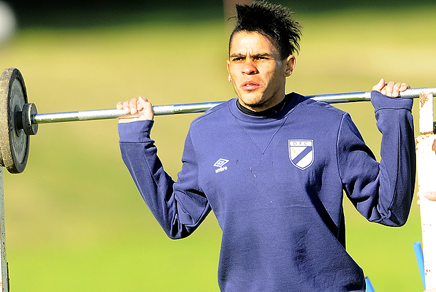 Jonatan Alvez, espera un llamado para emigrar. Mientras tanto entrena en el Campeón Uruguayo.