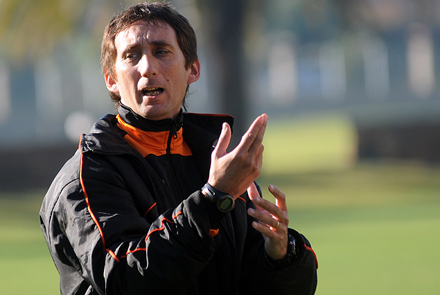 El profesor Juan Martin Vivaldo tiene ahora el aporte de Lucas Polledrotti.