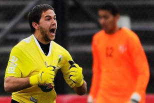 Bernardo Long atajó un penal y festejó en la gran alegría de Rampla Juniors.