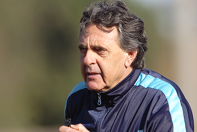 El profesor Juan Antonio Tchadkijian.