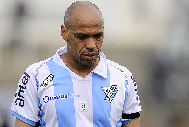 Gustavo Varela no renueva contrato en Cerro. 