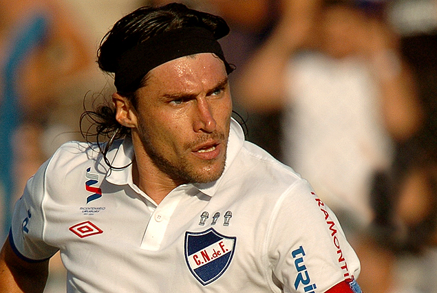 Alexander "Cacique" Medina, libre de Nacional, llega a Fénix.