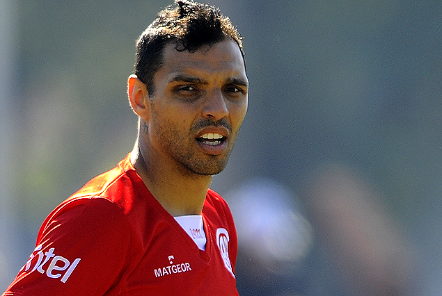 Andreson Silva, difícil que pueda jugar frente a Sud América.