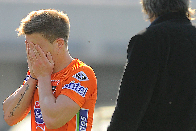 El gesto de Federico Gallego es claro. Vivaldo observa la salida del volante.