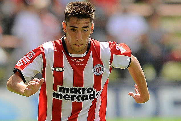 Fernando Gorriarán en el mediocampo de River Plate.