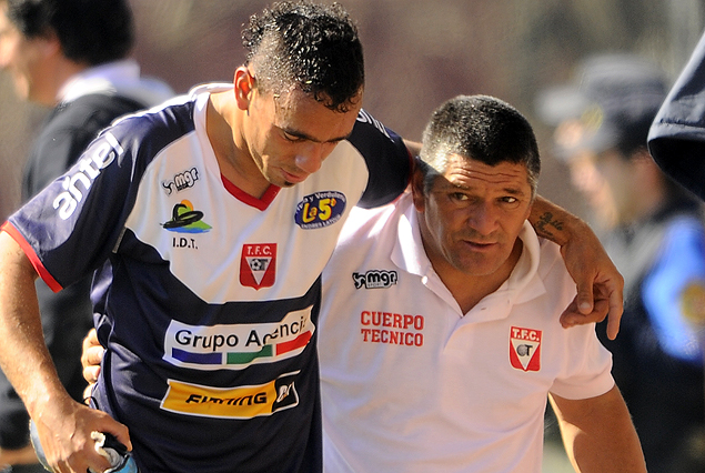 Iván Silva sufrió fractura del quinto metatasiano.